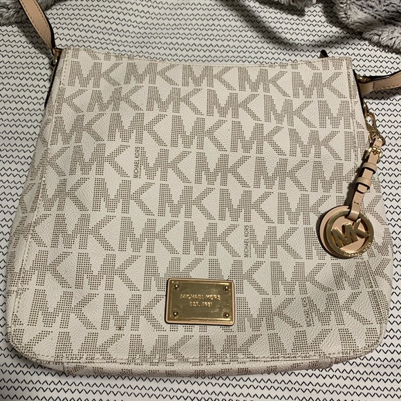Michael Kors purse - Picture 1 of 3